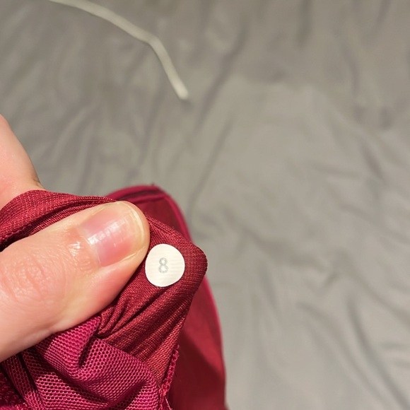 [lululemon] Flow Y Bra - True Red - 8 - Picture 3 of 3